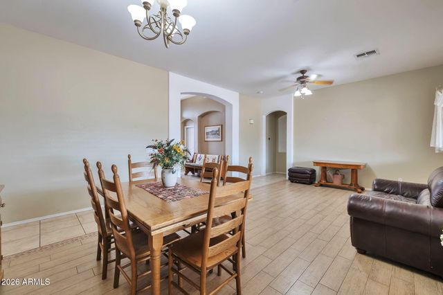 8807 W CAROLE Lane, Glendale, AZ 85305