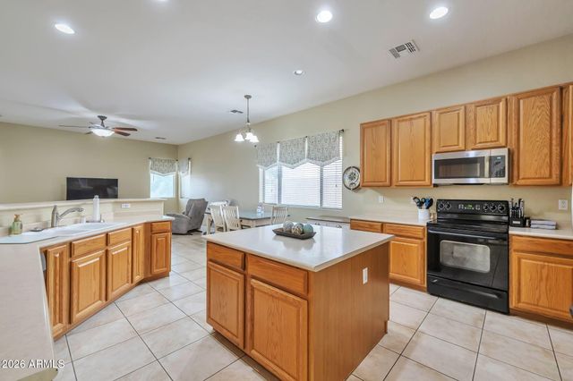 8807 W CAROLE Lane, Glendale, AZ 85305