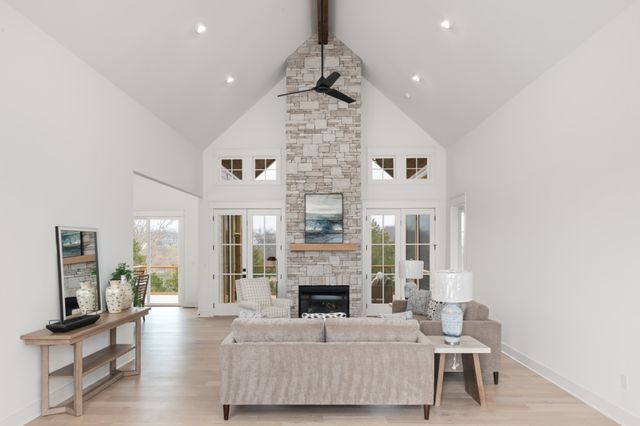 86 Simmons Cir, Winchester, TN 37398