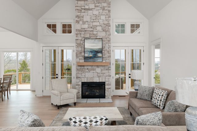 86 Simmons Cir, Winchester, TN 37398