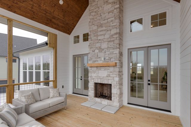 86 Simmons Cir, Winchester, TN 37398