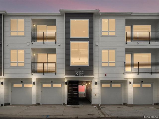 6153 N Ceylon St 3-304, Denver, CO 80249