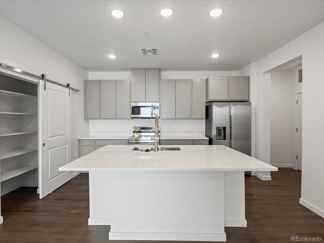 6153 N Ceylon St 3-304, Denver, CO 80249