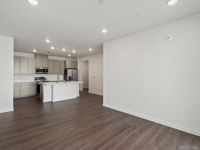 6153 N Ceylon St 3-304, Denver, CO 80249
