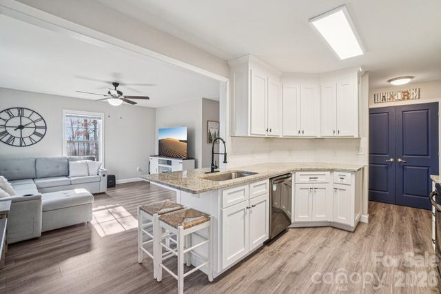 178 Rowe Court, Hendersonville, NC 28792