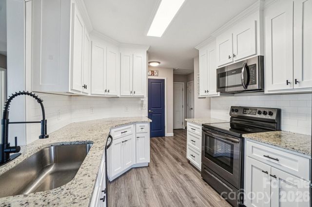 178 Rowe Court, Hendersonville, NC 28792