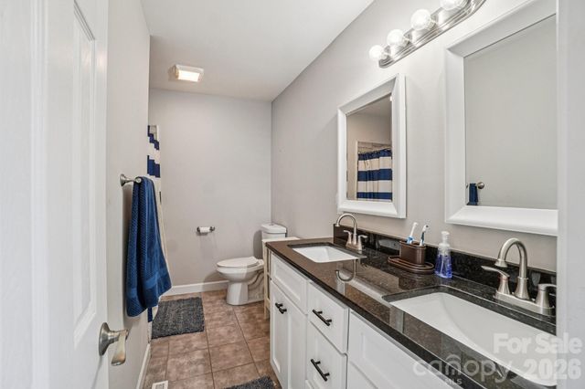 178 Rowe Court, Hendersonville, NC 28792