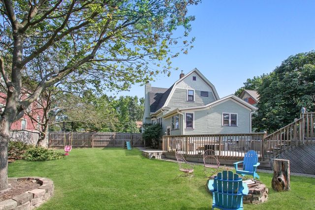 633 Lillie Street, Elgin, IL 60120