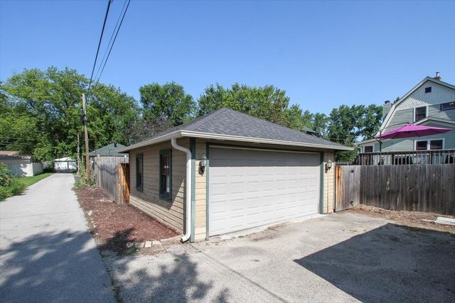 633 Lillie Street, Elgin, IL 60120