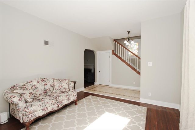 633 Lillie Street, Elgin, IL 60120