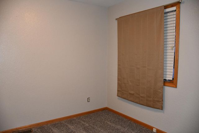 321 Tindolph Avenue N, Thief River Falls, MN 56701