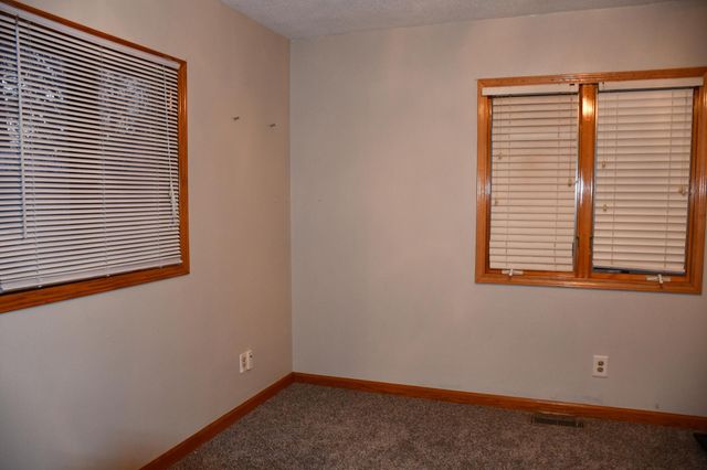 321 Tindolph Avenue N, Thief River Falls, MN 56701