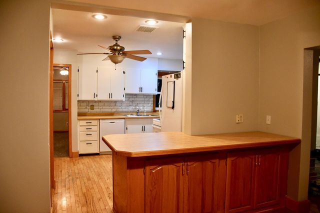 321 Tindolph Avenue N, Thief River Falls, MN 56701