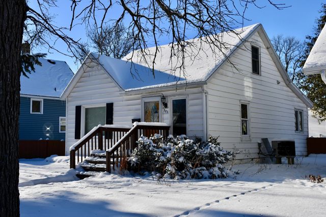 321 Tindolph Avenue N, Thief River Falls, MN 56701