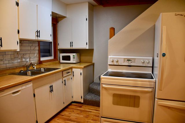 321 Tindolph Avenue N, Thief River Falls, MN 56701