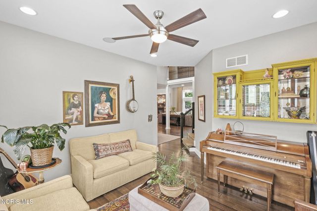 7048 Altonbrough Drive, Toledo, OH 43617