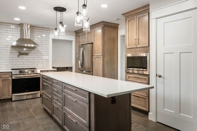 1346 Smokey Row Lane, Carmel, IN 46033