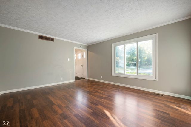 1346 Smokey Row Lane, Carmel, IN 46033