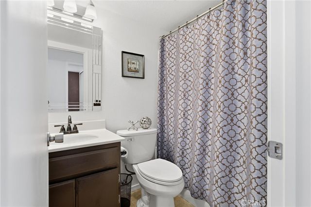 2832 W Pondera Street, Lancaster, CA 93536