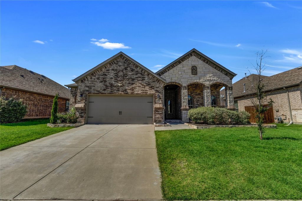 1233 Carinna Drive, Anna, TX 75409