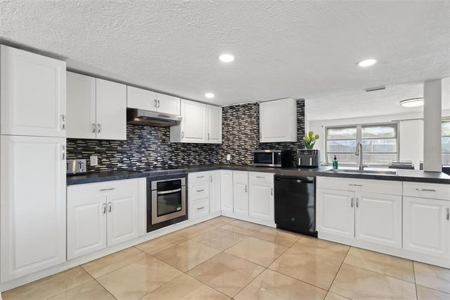 3654 WARBLER DRIVE, New Port Richey, FL 34652