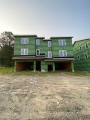 47R Yarnie 9, Worcester, MA 01602