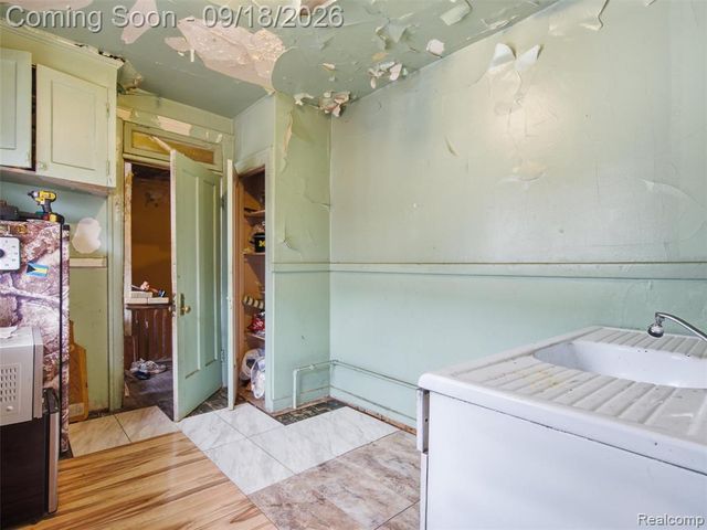 1699 Atkinson Street, Detroit, MI 48206