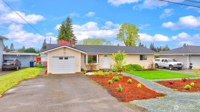 8704 48th Drive NE, Marysville, WA 98270