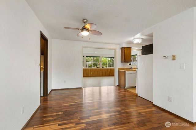 8704 48th Drive NE, Marysville, WA 98270