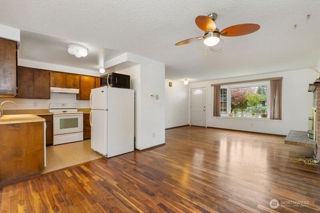 8704 48th Drive NE, Marysville, WA 98270