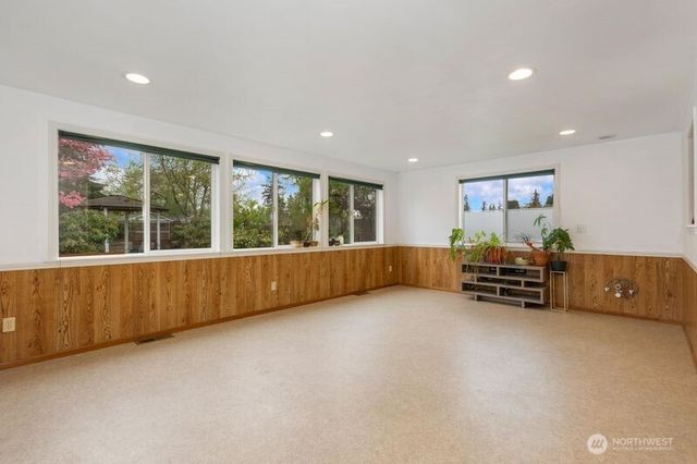 8704 48th Drive NE, Marysville, WA 98270