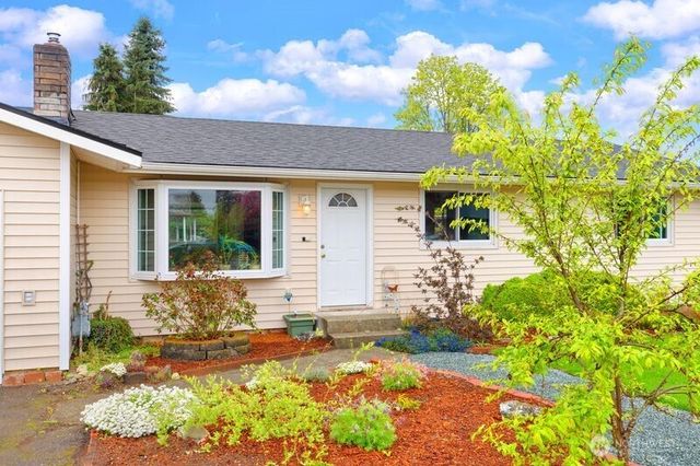 8704 48th Drive NE, Marysville, WA 98270
