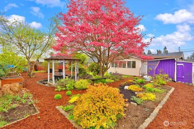 8704 48th Drive NE, Marysville, WA 98270