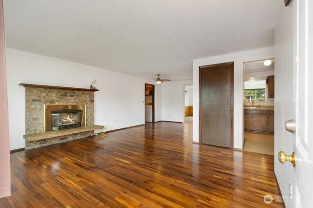 8704 48th Drive NE, Marysville, WA 98270