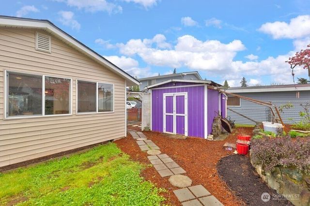 8704 48th Drive NE, Marysville, WA 98270