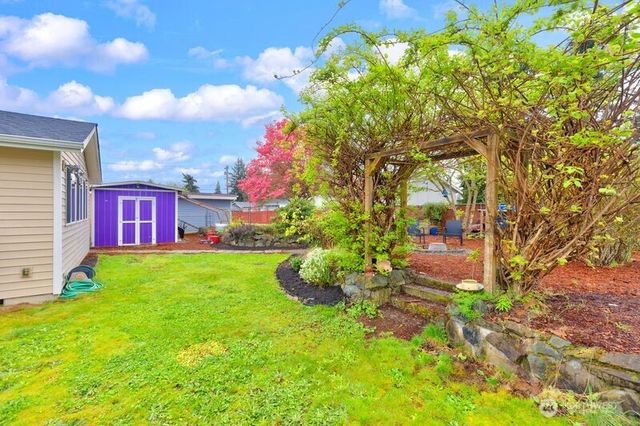 8704 48th Drive NE, Marysville, WA 98270
