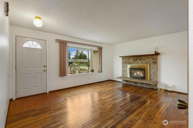 8704 48th Drive NE, Marysville, WA 98270