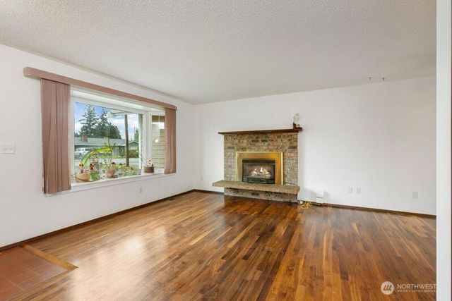 8704 48th Drive NE, Marysville, WA 98270