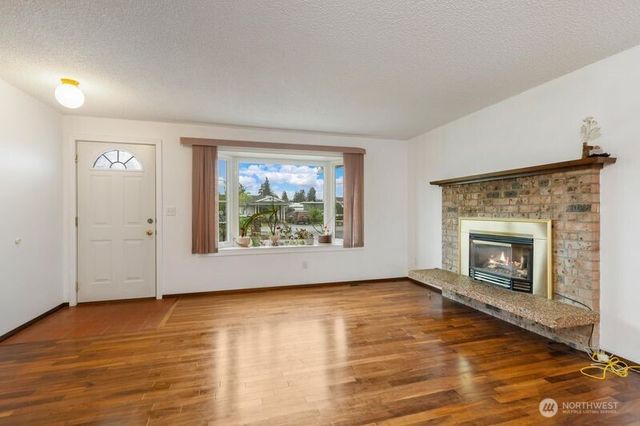 8704 48th Drive NE, Marysville, WA 98270