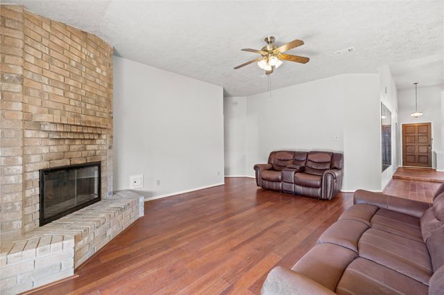 8118 Vista Del Sol Drive, Houston, TX 77083