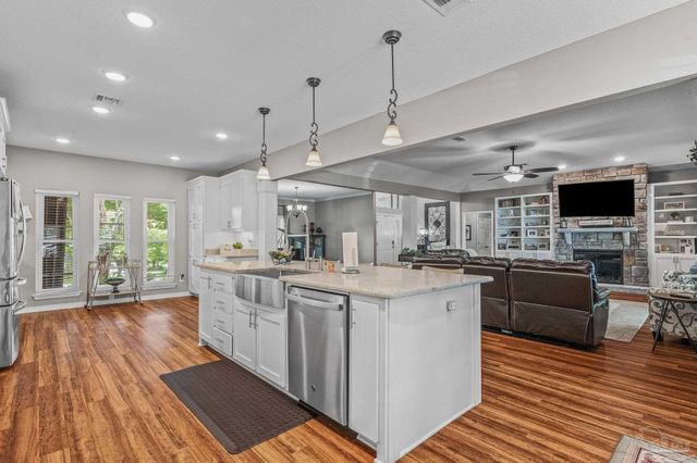 10443 Tam O'shanter Rd, Pensacola, FL 32514
