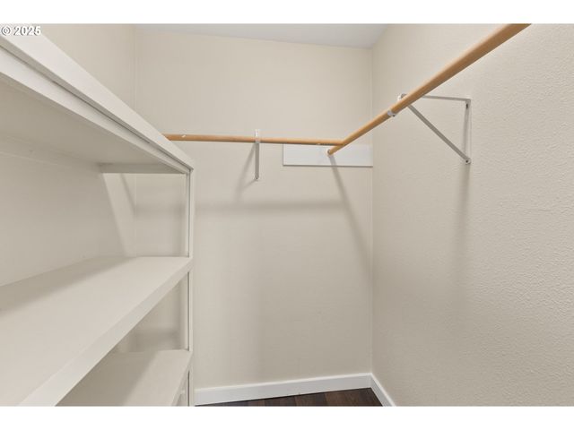 300 LINCOLN CREEK Rd, Centralia, WA 98531