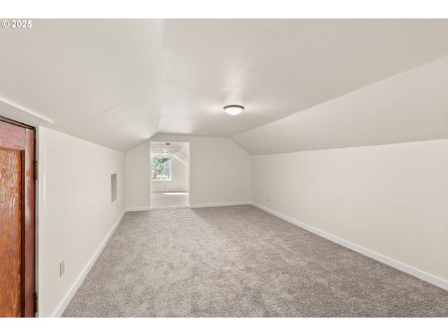 300 LINCOLN CREEK Rd, Centralia, WA 98531