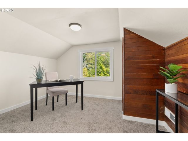 300 LINCOLN CREEK Rd, Centralia, WA 98531