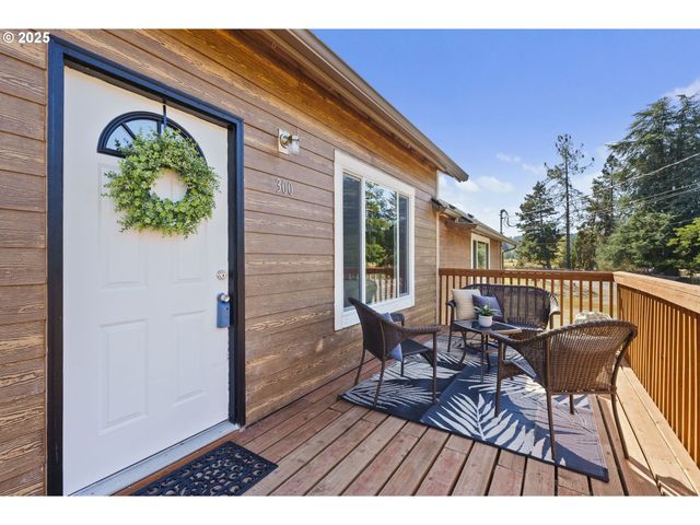 300 LINCOLN CREEK Rd, Centralia, WA 98531