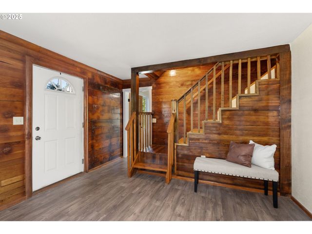 300 LINCOLN CREEK Rd, Centralia, WA 98531