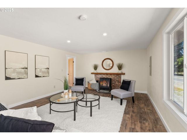 300 LINCOLN CREEK Rd, Centralia, WA 98531