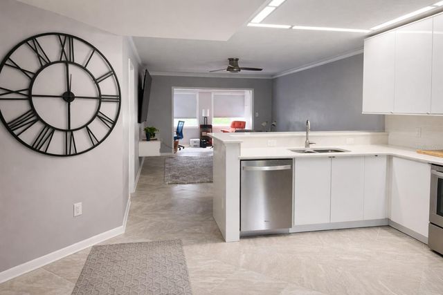 8651 10TH STREET N 228, St Petersburg, FL 33702