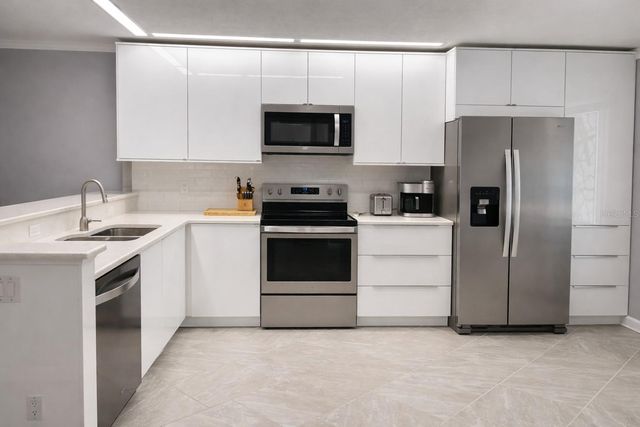 8651 10TH STREET N 228, St Petersburg, FL 33702