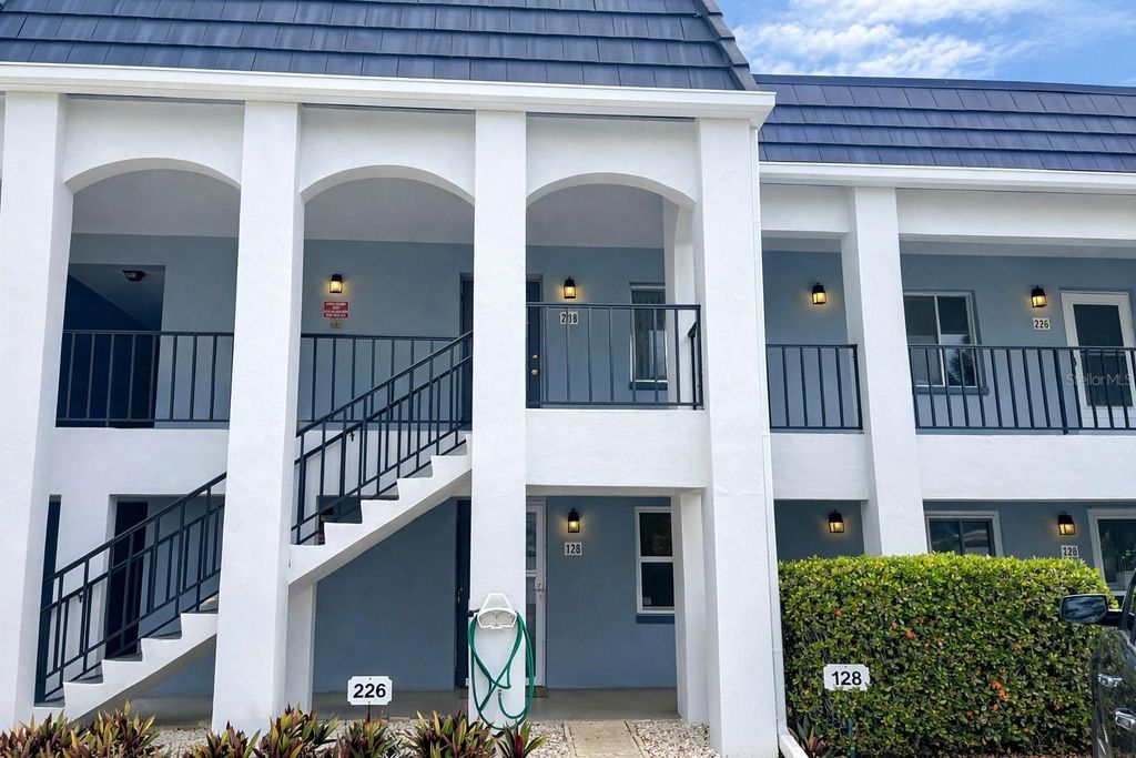 8651 10TH STREET N 228, St Petersburg, FL 33702